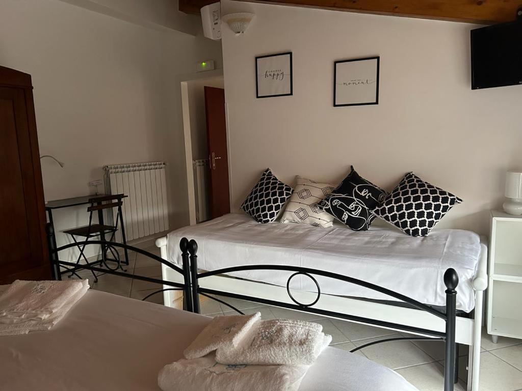B&B Casa Letizia Trentinara Eksteriør billede